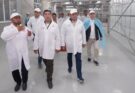 МИНИСТР ӨҢІРДЕГІ ЕТ ӨНДІРЕТІН ЗАУЫТТЫҢ ЖҰМЫСЫМЕН ТАНЫСТЫ